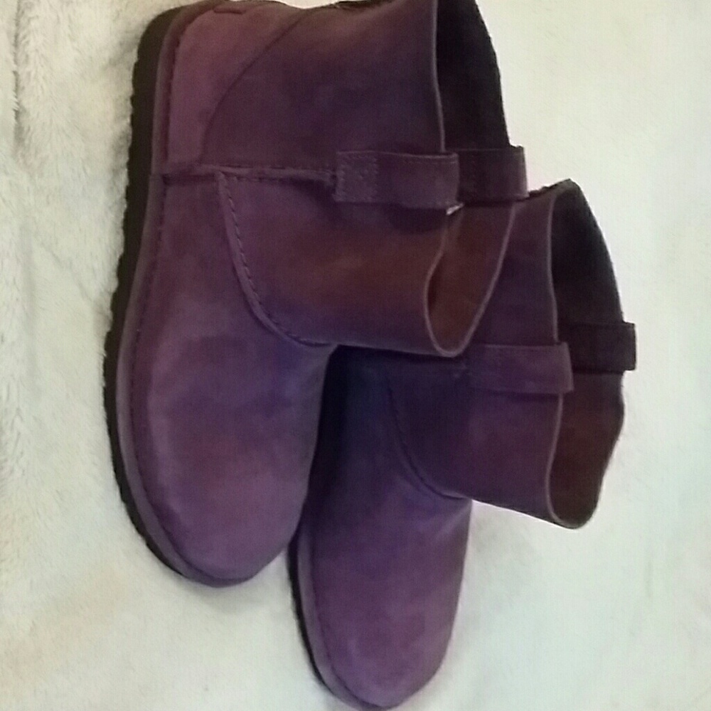 UGG UNLINED MINI WOMAN'S BOOT GRAPE Sz 8